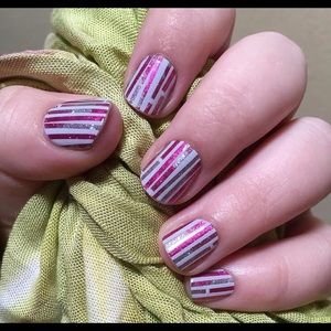 Jamberry On Holiday Twist